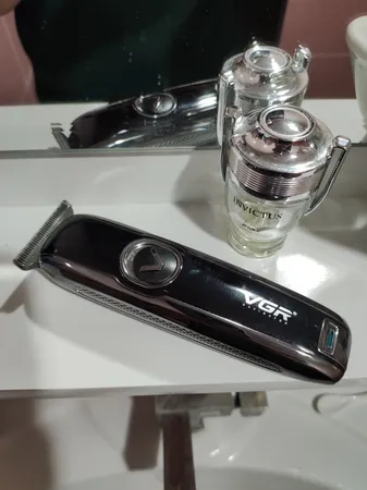 ماشین اصلاح موی بدن و صورت وی جی آر مدل V-168