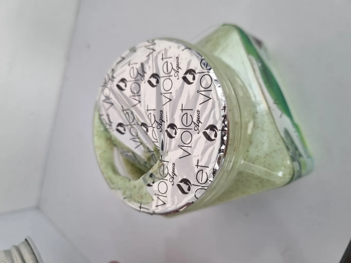 اسکراب لایه بردار پوست ویولت مدل Cucumber حجم 300 میلی لیتر