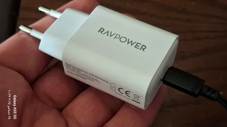 شارژر دیواری 25 وات راو پاور مدل RP-PC156