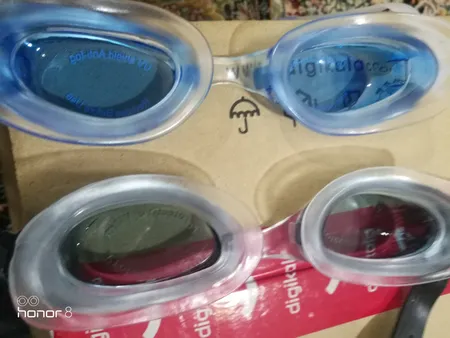 عینک شنا مدل کیفی 1600