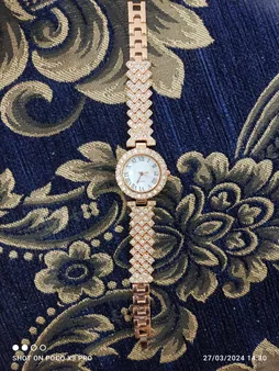 ساعت مچی عقربه ای زنانه مدل نگین دار کد 03