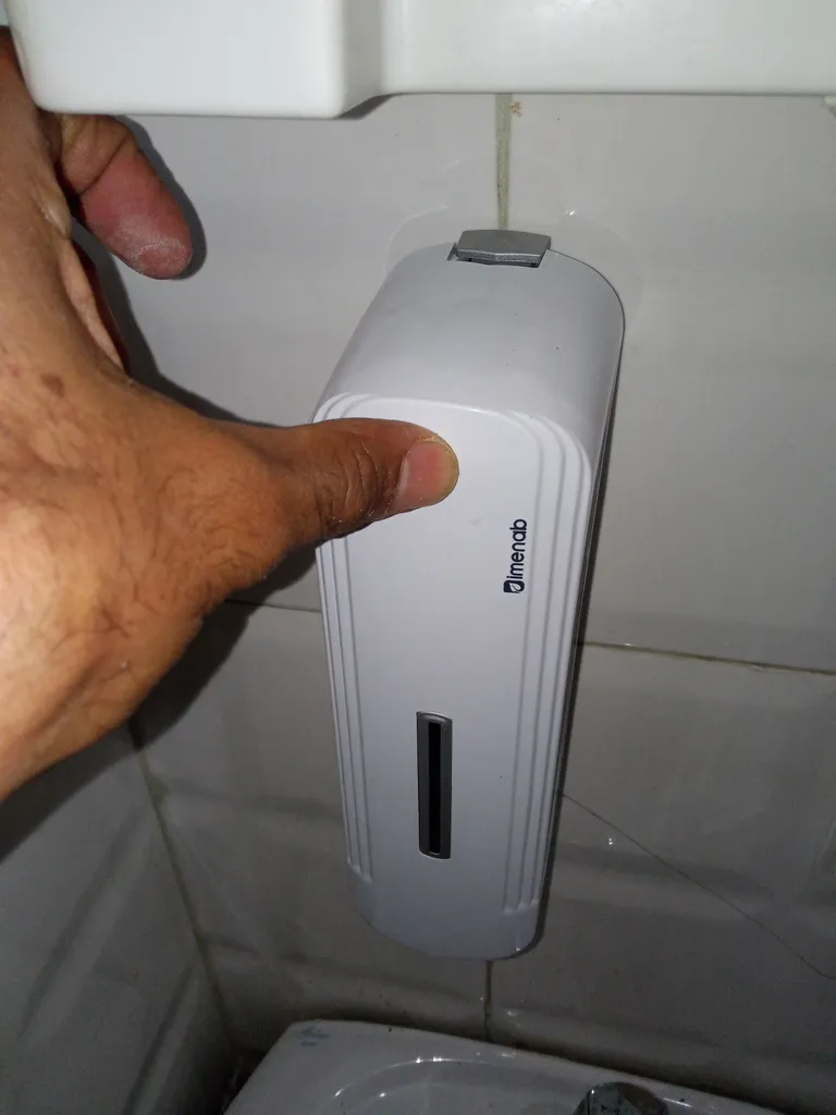 مخزن مایع ظرفشویی ایمن آب مدل رویان