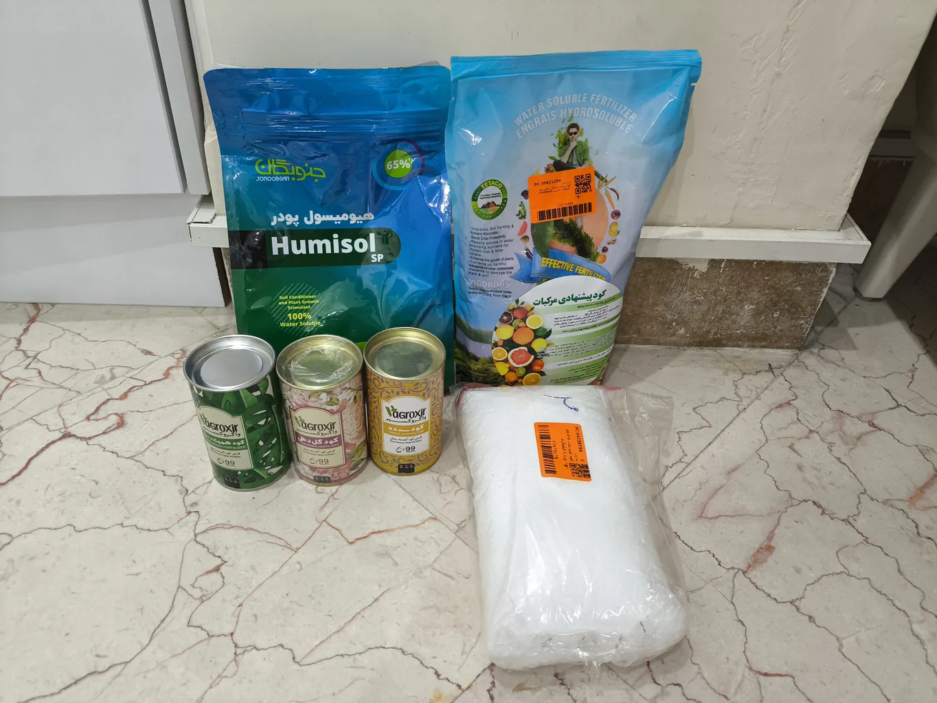 قرص کود کامل مخصوص گیاهان همیشه سبز و گل دهی  و سه ده و اگروکسیر  مدل N4 بسته 300عددی