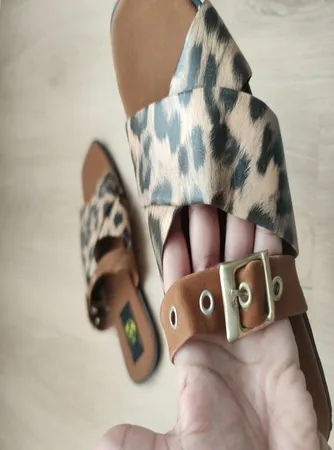 صندل زنانه سیی 1966 مدل پلنگی ضربدری کد 2247.1