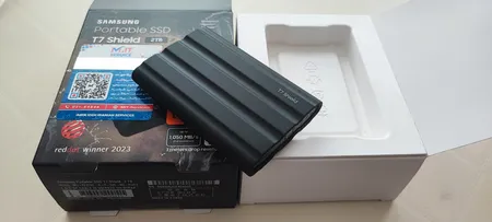 اس اس دی اکسترنال سامسونگ مدل Portable T7 Shield ظرفیت دو ترابایت