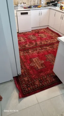 فرش ماشینی بزرگمهر طرح بلوچی کد78005 زمینه لاکی