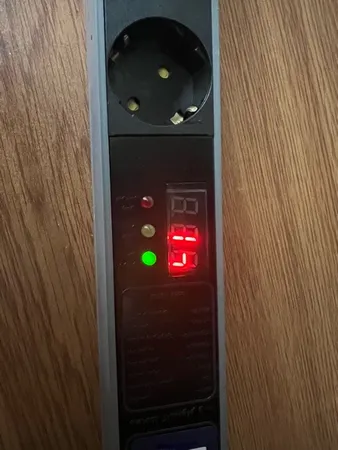 محافظ ولتاژ پارت الکتریک مدل PE6642