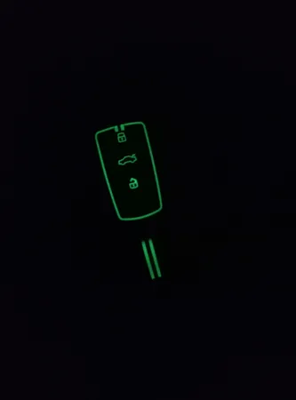 کاور ریموت و سوئیچ خودرو ام آر جی مدل A1106 طرح فلز گرادیانی مناسب برای ساینا اس