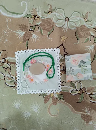 جانماز کیفی طرح گل های بهاری مدل BPA270201