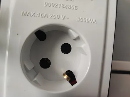 محافظ ولتاژ پارت الکتریک مدل PE-2834