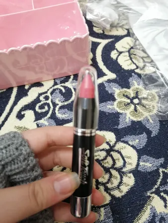 رژ لب مدادی میلوس شماره 22