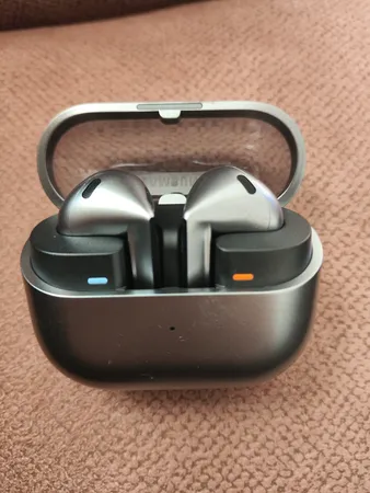 هدفون بلوتوثی سامسونگ مدل Galaxy Buds3