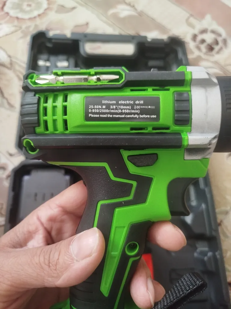 مجموعه 29 عددی دریل چکشی شارژی باس مدل 36VF MAX /LI _ ION کد2 مجموعه 29 عددی دریل چکشی شارژی باس مدل 36VF MAX /LI _ ION کد2