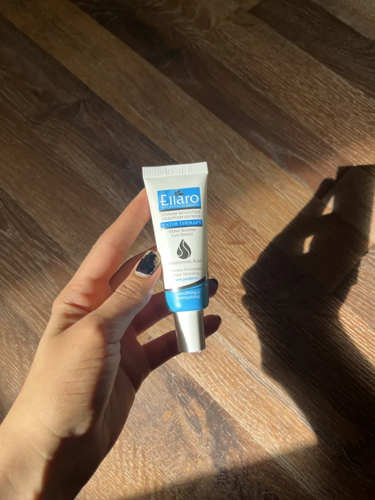 سرم دور چشم الارو مدل Water Therapy تحت لیسانس حجم 20 میلی لیتر