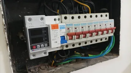 محافظ ولتاژ  ام بی مدل MBVPD2