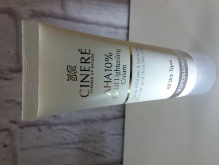 کرم لایه بردار سینره ده درصد AHA حجم 40 میلی لیتر