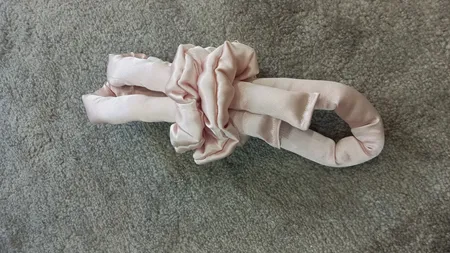 بیگودی مو مدل پرنسس طرح روبان به همراه کش مو بسته 2 عددی