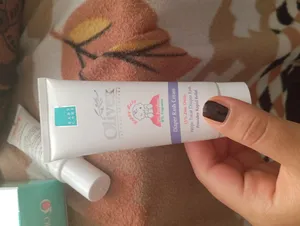 تجریه خرید کرم ترمیم کننده الیوکس مدل Almond Oil حجم 30 میلی لیتر