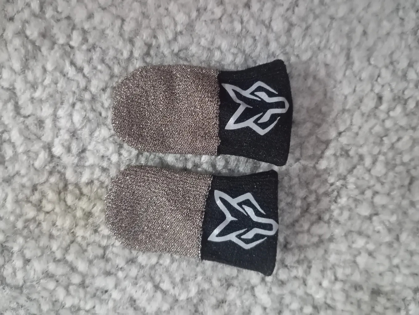 آستین کنترل کننده انگشت میچان مدل King of the Wolves