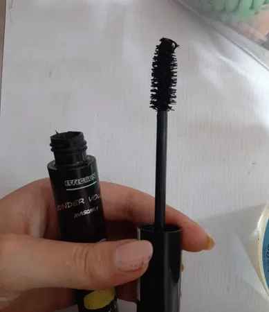 ریمل حجم دهنده و بلند کننده افکشن مدل LOVELY LASH