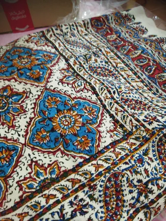 رومیزی قلمکار عطریان طرح خشتی مدل G282