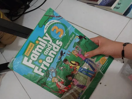 کتاب Family and Friends 3 اثر Tamzin Thompson and Naomi Simmons انتشارات الوندپویان