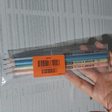 مداد آریا مدل متالیک مجموعه 4 عددی