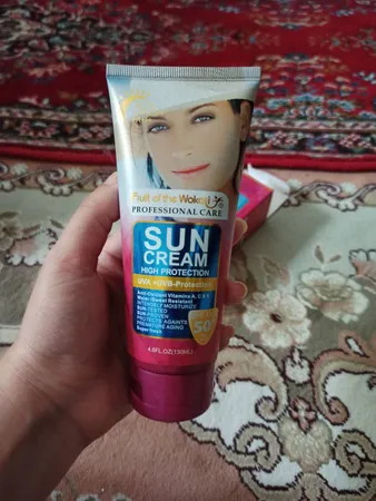 لوسیون ضدآفتاب ووکالی مدل spf50 حجم 130 میلی لیتر