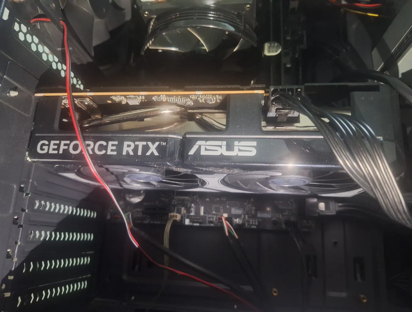 کارت گرافیک مبتنی بر NVIDIA ایسوس مدل Dual RTX 5060 OC 8GB