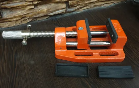 گیره رو میزی مهر مدل C1