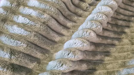 پتو مسافرتی مدل پلیسه ای کد 1031 سایز 220×160 سانتی متر