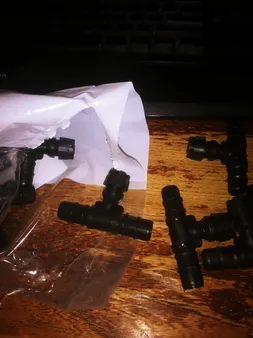 قطره چکان آبیاری مدل SR16 بسته 25 عددی