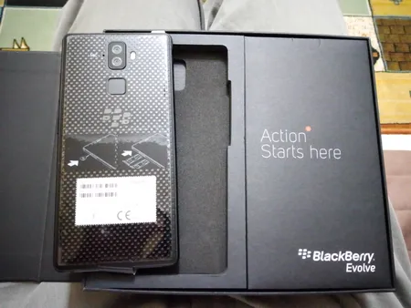 گوشی موبایل بلک بری مدل Evolve BBG100-1 دو سیم‌ کارت ظرفیت 64 گیگابایت