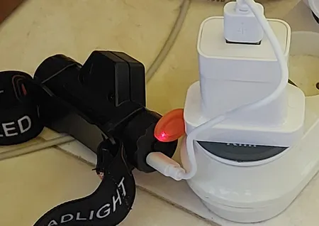 چراغ پیشانی مدل B125