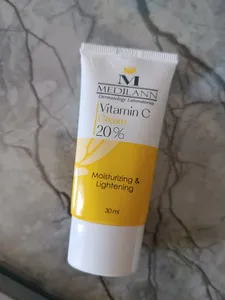 تجریه خرید کرم مرطوب کننده و روشن کننده مدیلن مدل Vitamin C حجم 30 میلی لیتر