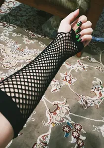 تجریه خرید ساق دست زنانه مدل فیشنت یک انگشتی