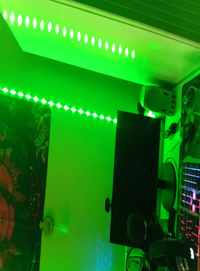 ریسه ال ای دی لومینوس مدل RGB 2835 Gaming طول 5 متر