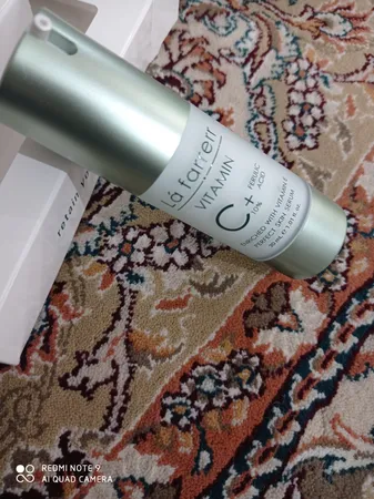 سرم ضد چروک و روشن کننده لافارر مدل Ferulic Acid مناسب انواع پوست حجم 30 میلی لیتر