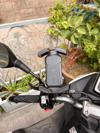 پایه نگهدارنده گوشی موبایل دوچرخه و موتور سیکلت ریمکس مدل RM-C52