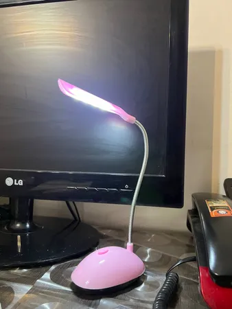 چراغ مطالعه مدل مینی تاشو