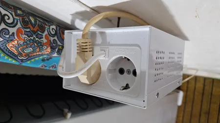 محافظ ولتاژ سارا مدل P255 مخصوص یخچال