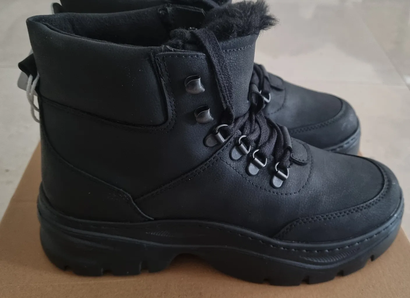 نیم بوت زنانه ال سی وایکیکی مدل ارتوپدیک TPU پلاس