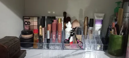 استند لوازم آرایشی مدل Ro01