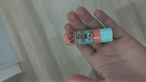 تجریه خرید بالم لب اویور مدل تافی