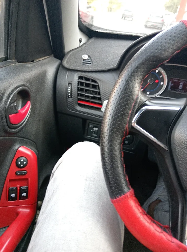 رد لاین داشبورد خودرو چیکال مدل P-929 مناسب برای کوئیک بسته 4 عددی