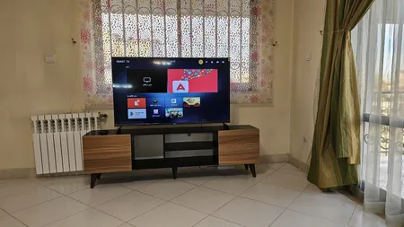 تلویزیون ال ای دی هوشمند جی پلاس مدل GTV-50RU766S سایز 50 اینچ