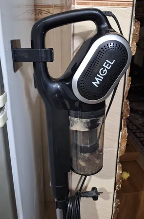 جاروبرقی 600 وات میگل مدل GSV 602