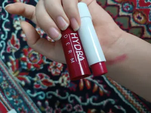 تجریه خرید بالم مرطوب کننده لب هیدرودرم مدل CHERRY BLOSSOM