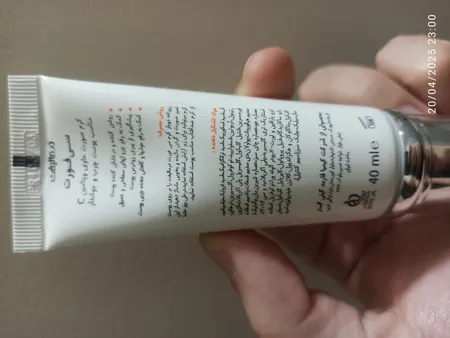 کرم روشن کننده درمالیفت مدل C-FORT حجم 40 میلی لیتر