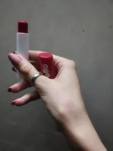 تجریه خرید بالم لب لابلو مدل Cherry Hydratatie